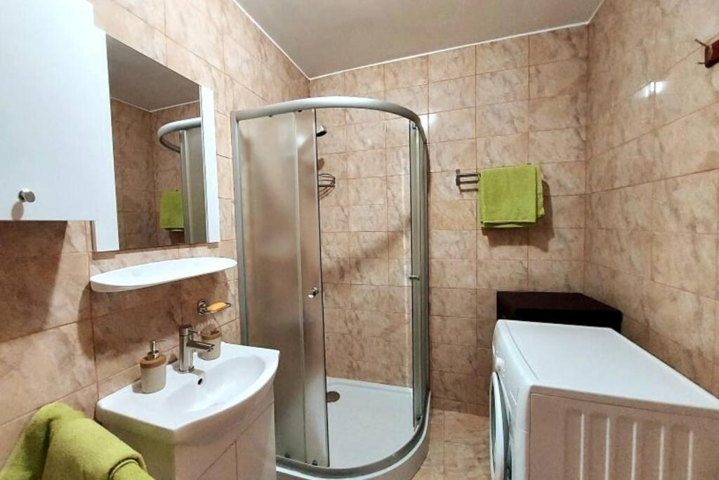 Floreşti Spacious Flat, With Free Parking & Air Conditioning מראה חיצוני תמונה